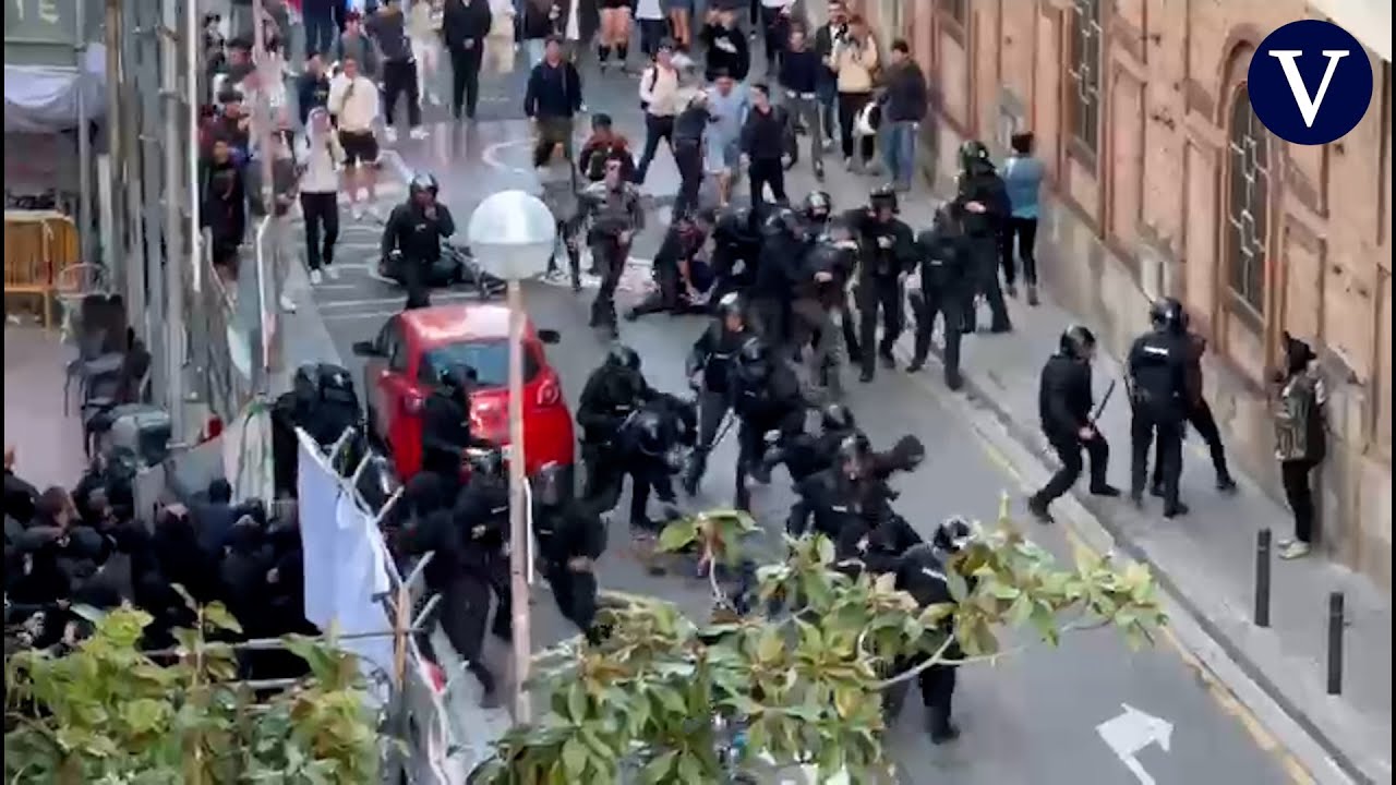 Disturbios en una concentración anti-okupa en la parte alta de Barcelona