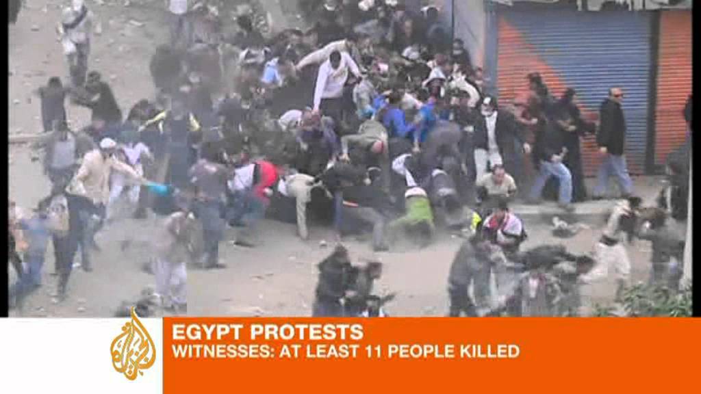 Tense standoff in Cairo's Tahrir Square