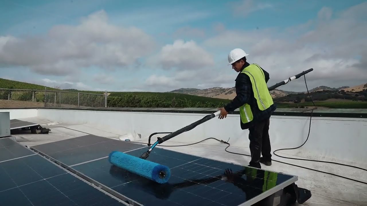 Professional Commercial & Utility-Scale Solar Panel Cleaning