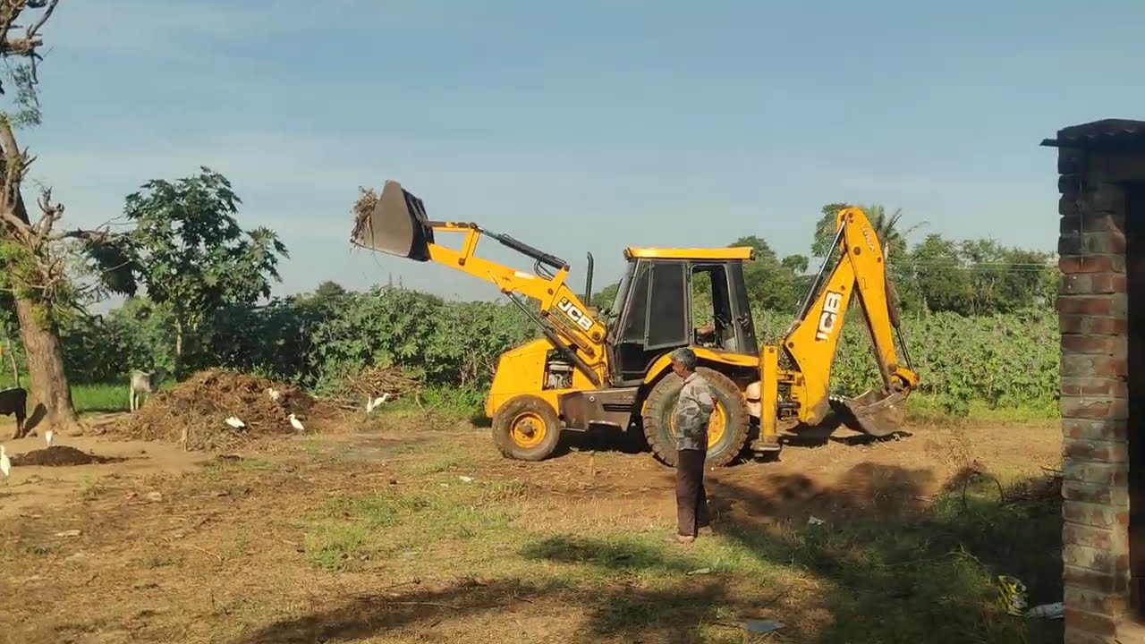 Tractor Bohat jada fas gaya JCB se nikala 