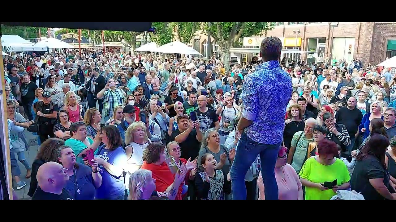 Frank Lars - Oberhausen - 08.07.2022 - Titel: Dornröschen
