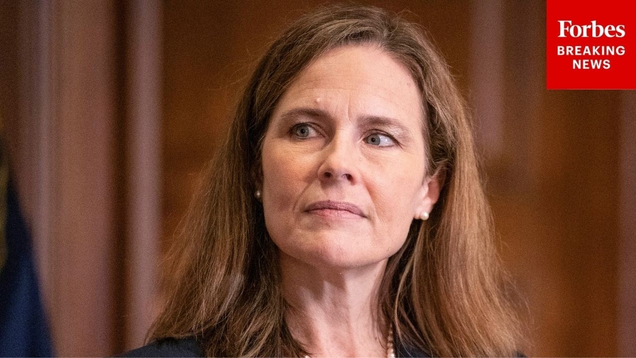 'It Seems Kind Of Risky...': Amy Coney Barrett Grills Lawyer On Her Argument's Focus On Contract Law