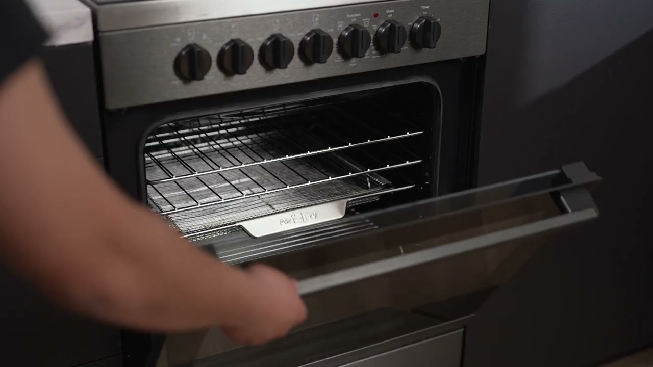 Product Review: Westinghouse 60cm Electric Freestanding Oven - Dark Stainless Steel WFE646DSCB