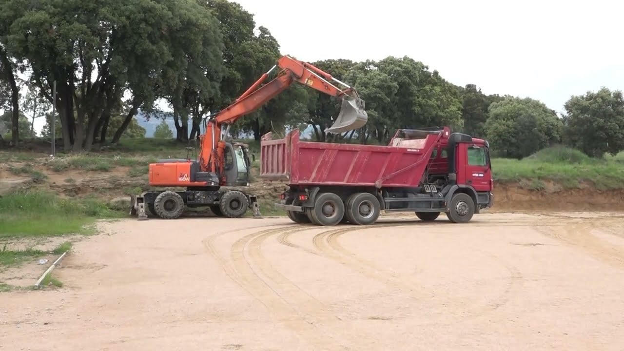 Montmajor instal&middot;lar&agrave; gespa artificial al camp de futbol