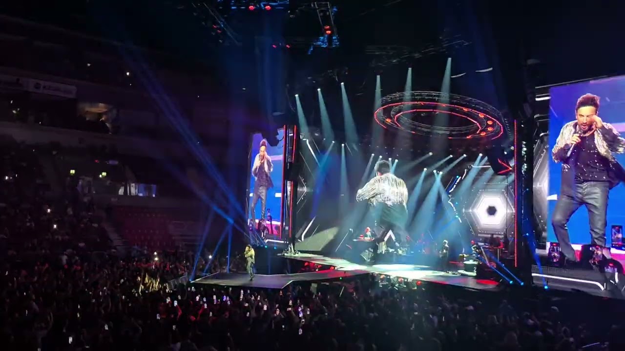 Tarkan'dan Düsseldorf'ta mega konser