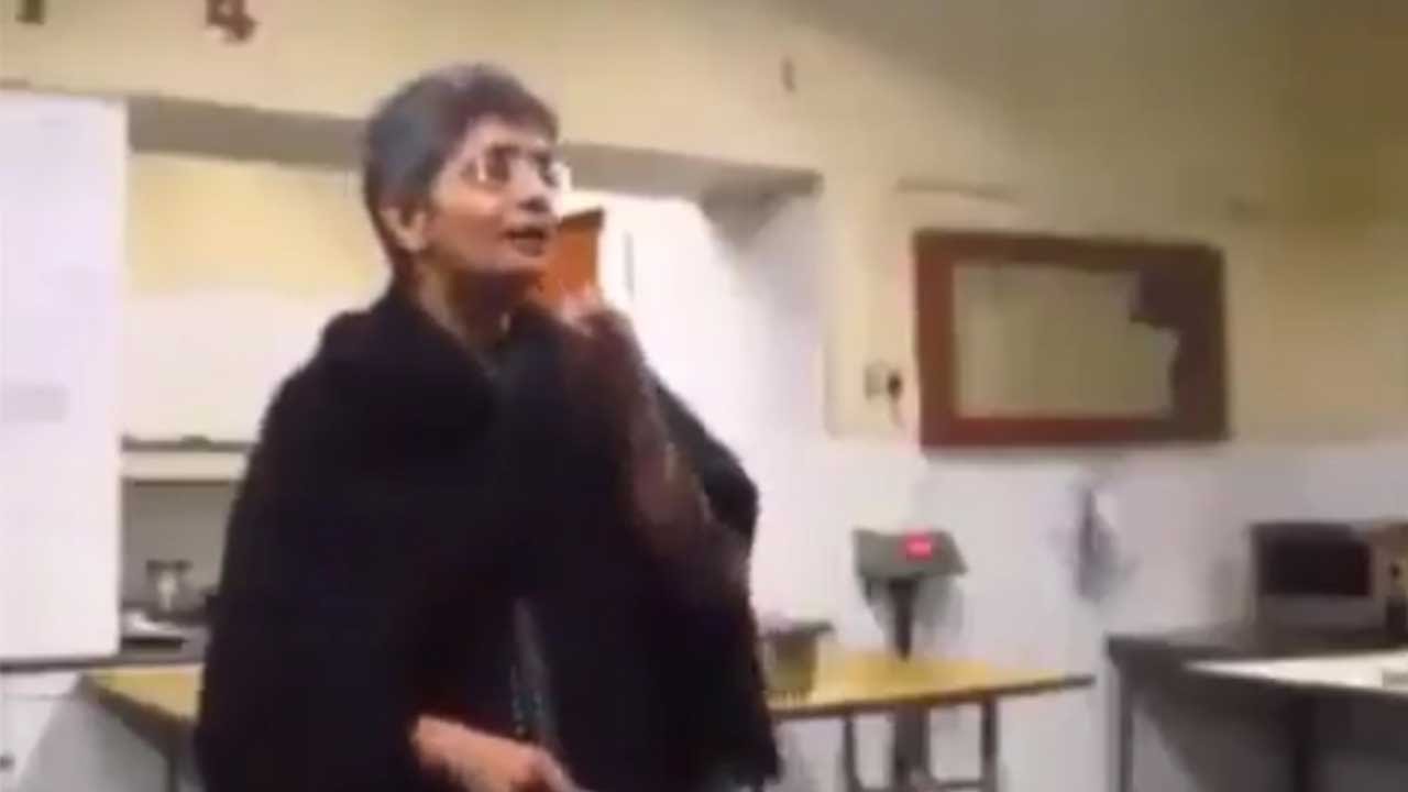 Профессор университета имени Джамму ибн Джамму ибн Джамму Назарбаева рассказал студентам, что &laquo;ин...