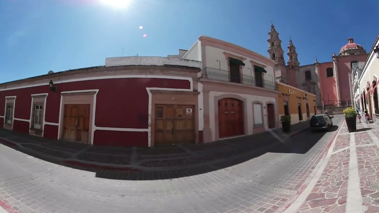 🚶 Walking LAGOS DE MORENO - Pueblo M&aacute;gico - in JALISCO, MEXICO VR 360 4K 📹. Hear REAL city ambience