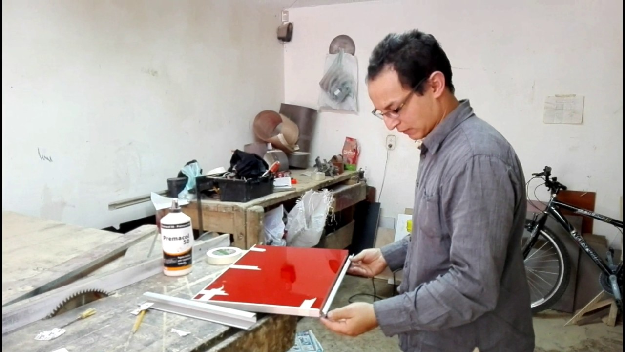 puerta en vidrio para una cocina integral