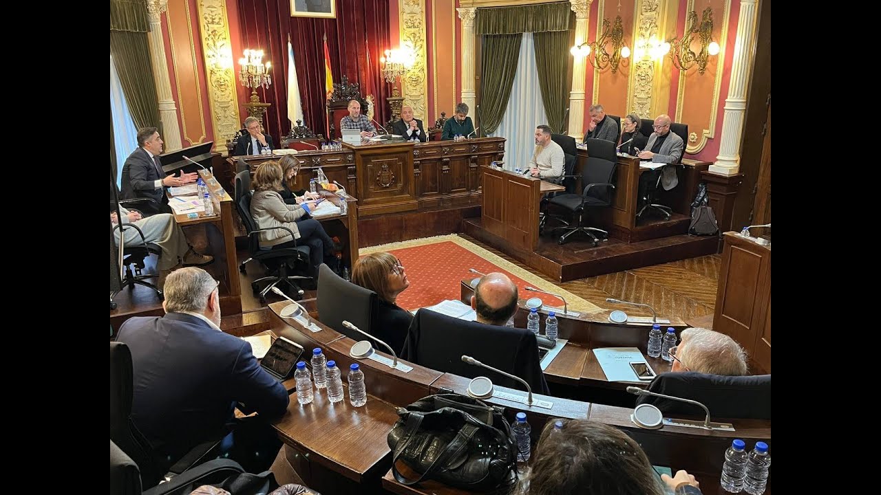 Discusión entre Jácome y Araújo en el pleno del Concello de Ourense