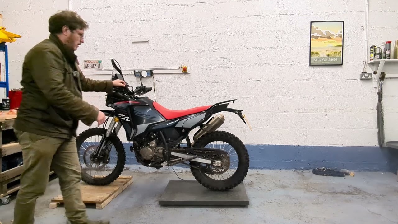 Weighing Bikes - the proper way (Suzuki DRZ4S Vs Rieju 307)