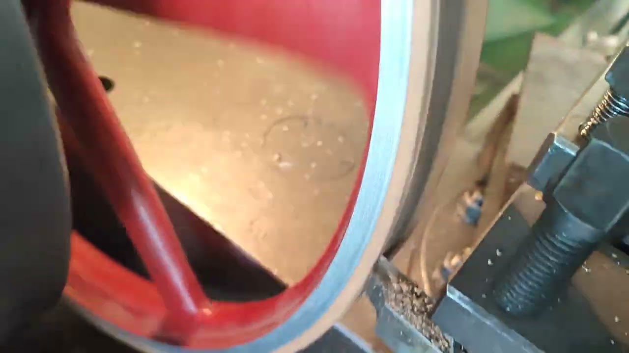 Faipari Szalagfűrész Kerék Esztergálása/Wood Cutting Bandsaw Wheel Turning