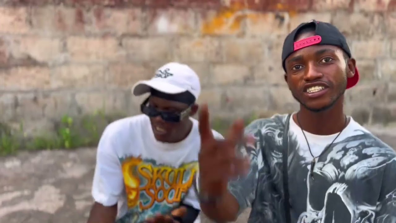 Terras dubuzz _ feat _ Authentique la mélo __ MOKILI_(clip officiel) by Leurki