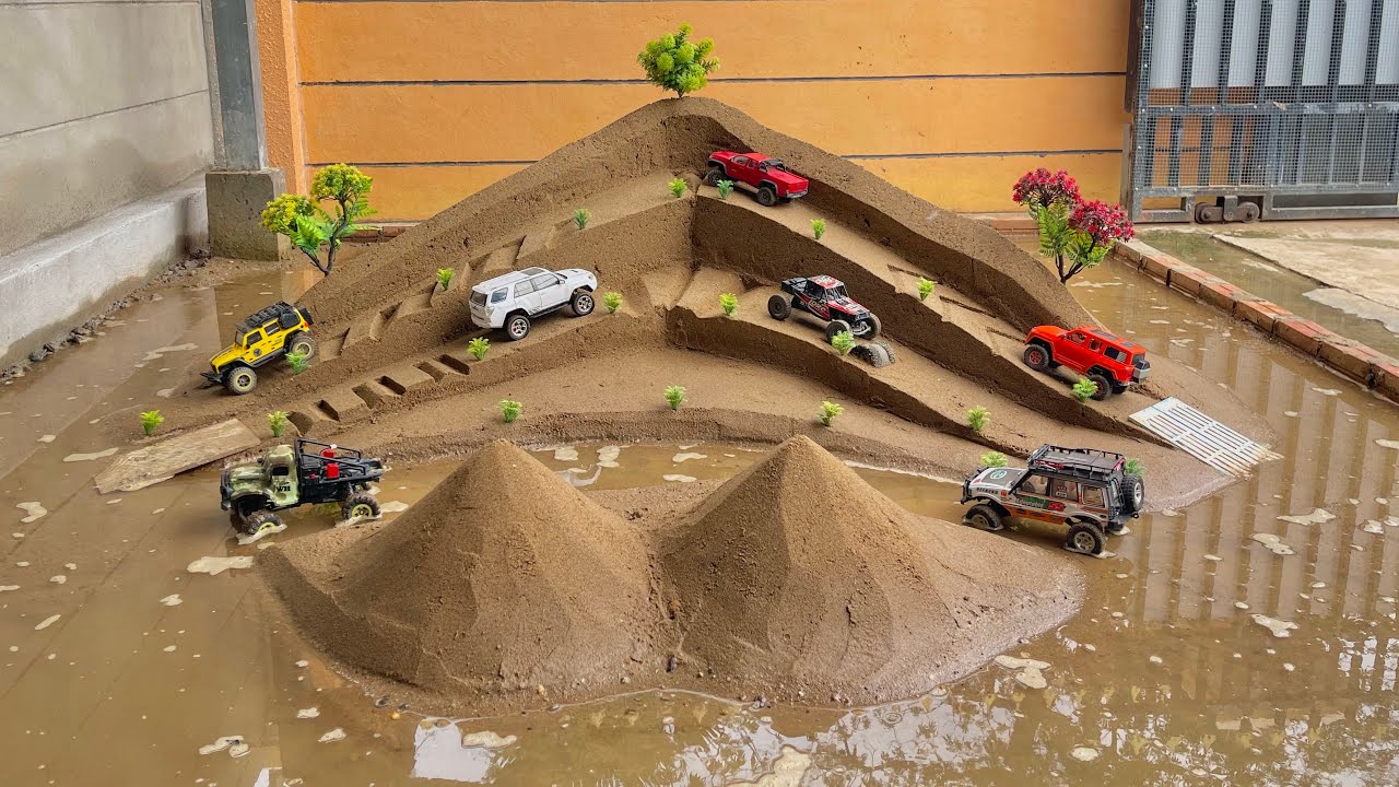 🚙 RC Off-Road Cars Conquer Giant Sand Mountain & Mud Obstacles!