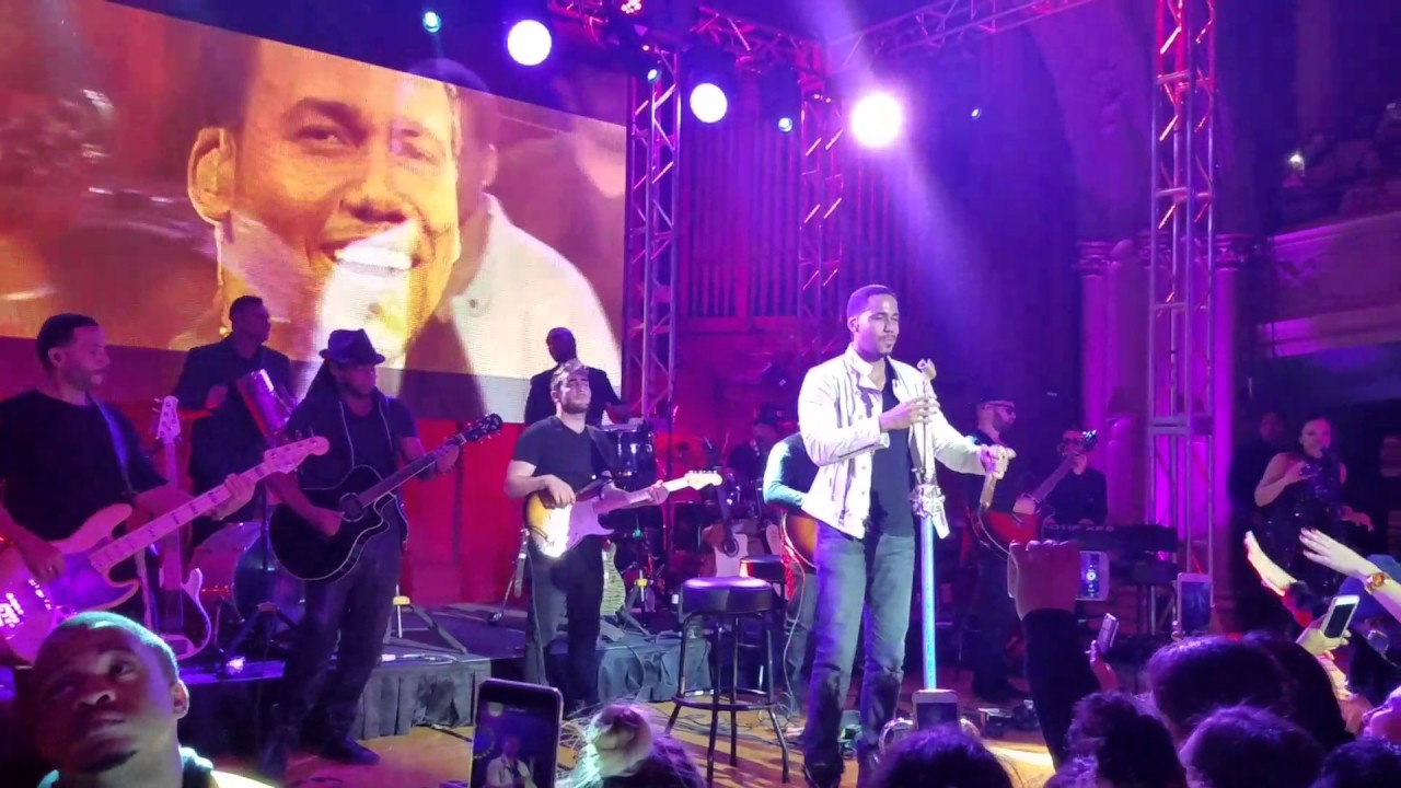 Romeo Santos- Tu héroe favorito live_ Morris High School historic distric Bronx