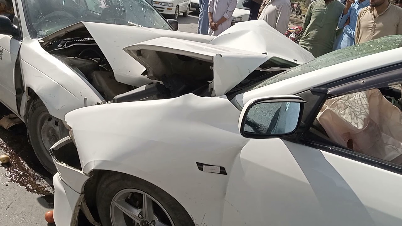 parachinar main road spankhil band ki karib car acsedent 🚗
