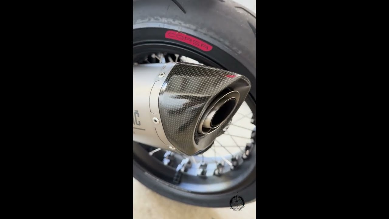 Akrapovic Full System Sound on R12 Nine T Option 719