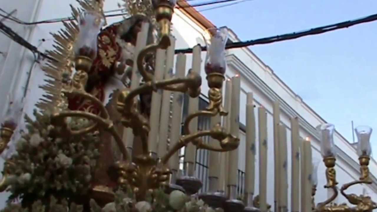 LA VIRGEN DEL ROBLEDO SALE EN PROCESION POR LAS CALLES DE CONSTANTINA