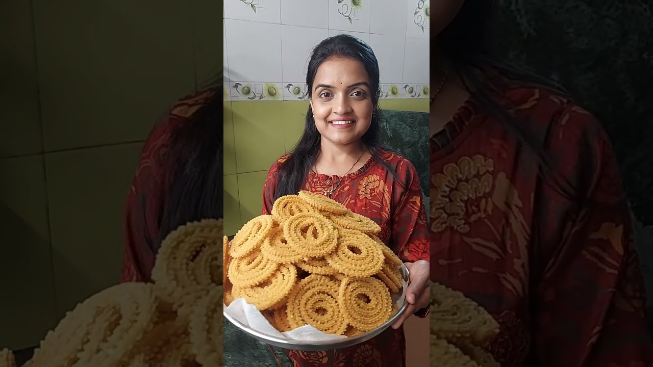 पोह्याची चकली झटपट अशी बिना भाजणीची ! अर्ध्या तासात काटेरी अणि कुरकुरीत चकली तयार  pohyachi chakali