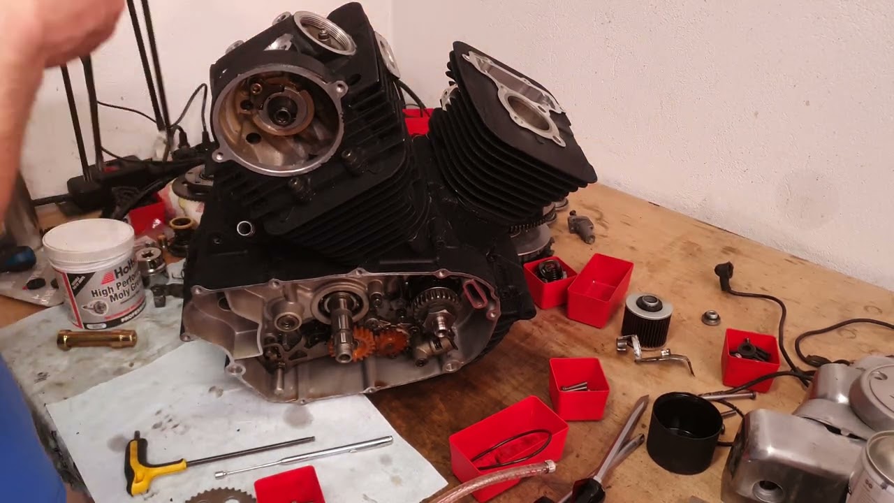 Yamaha Virago XV125 rebuild part 3 - engine assembly