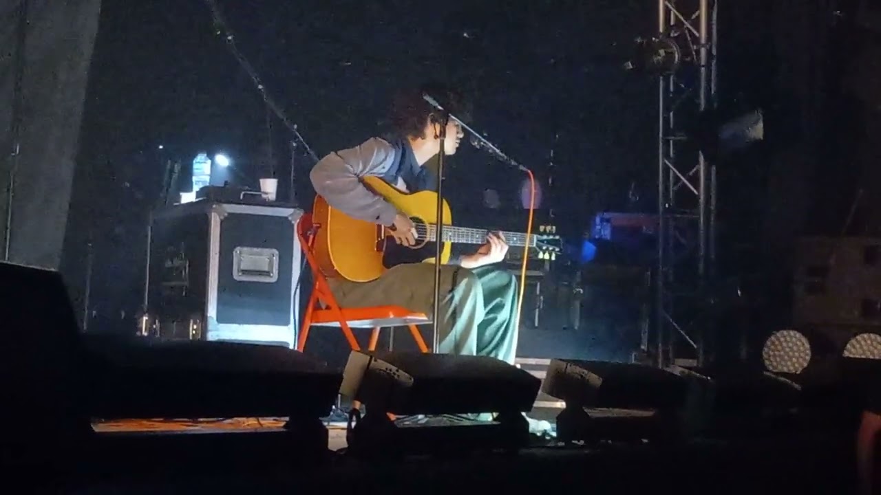 Dominic Fike - Chicken Tenders (acoustic snippet) - Live in Birmingham 22nd September 2023