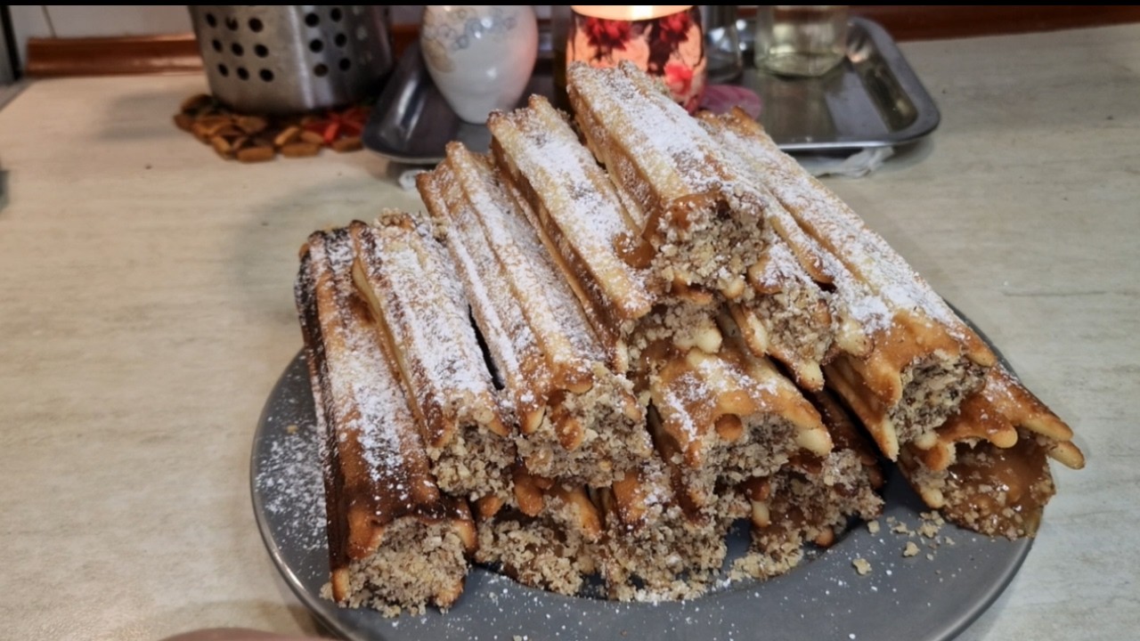 Conuri crocante cu cremă de lapte condensat fiert la grilul electric!