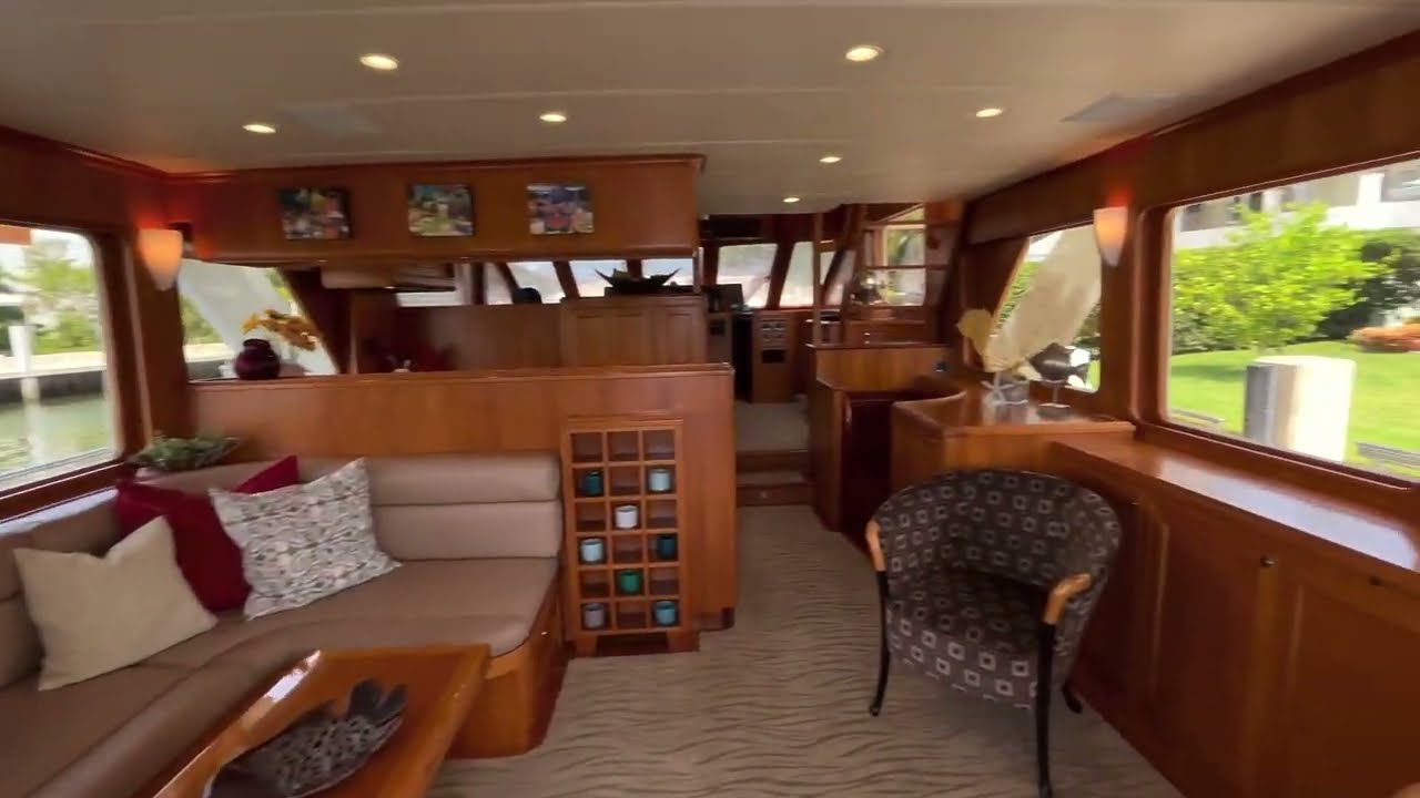 2006 Offshore Yachts 72&rsquo; Pilot House - For Sale with HMY Yachts