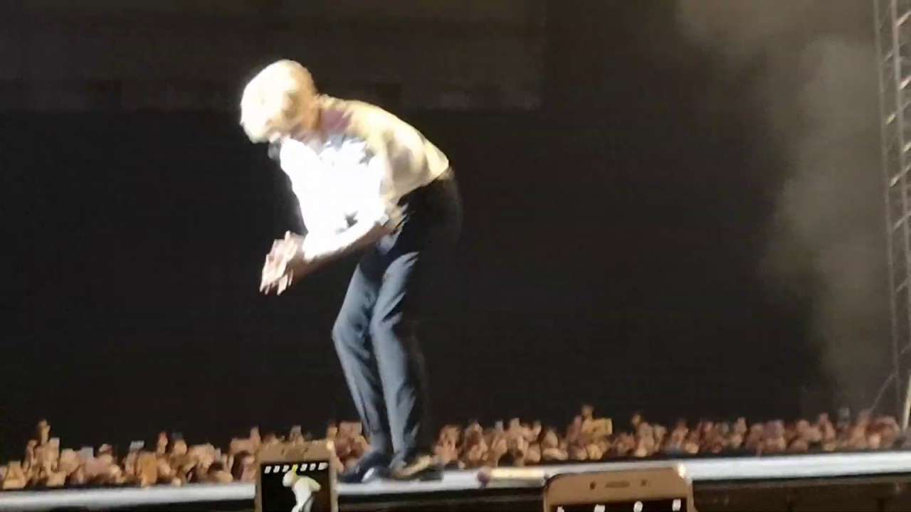 190913 Daniel's push up routine - Color on Me fanmeeting Taipei Kang Daniel 강다니엘