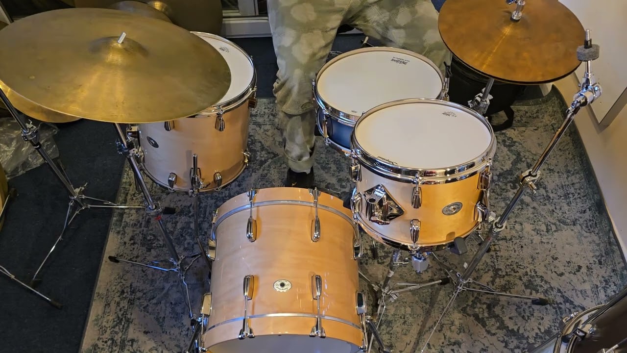 Slingerland Studio King Bop Outfit in Ventura Sand, Limited Edition Radio King Blue Silver 14x5 #37 