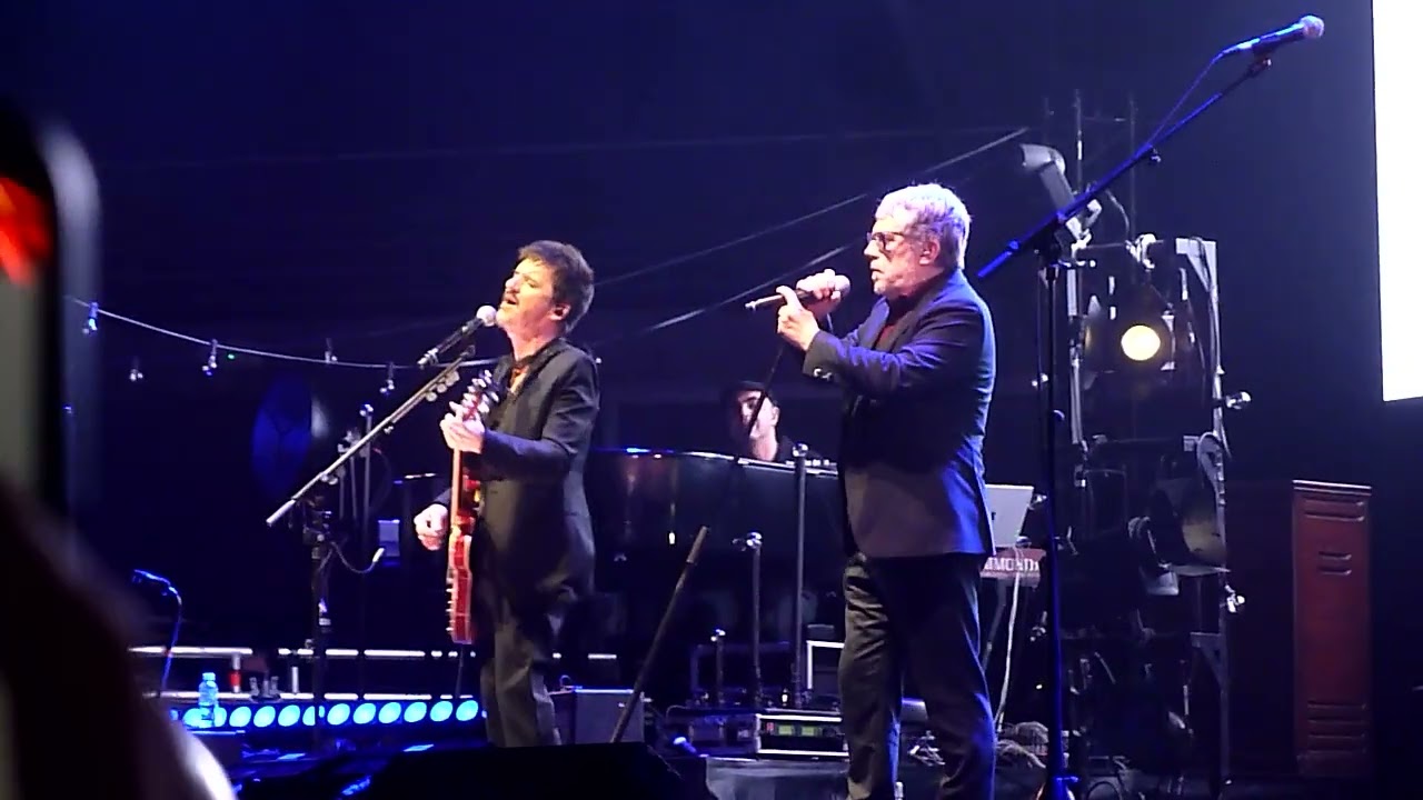 Coque Malla con Iván Ferreiro. Me dejó marchar. Wizink Center