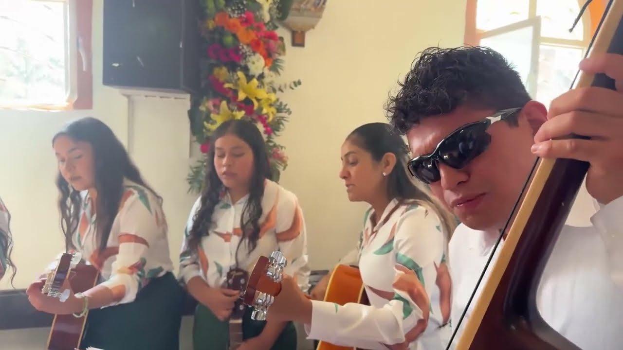 Misa en Cruces de Rojas, P&eacute;njamo en Guanajuato 💕🌸🌬️🍃
