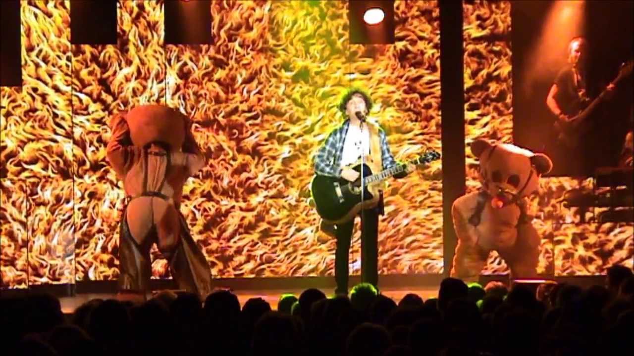 Magnus Uggla Nallebjörn Live på Hamburger Börs