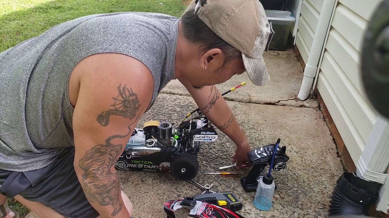 Hobao hyper ss 1/8scale .28 turbo nitro start up and run.