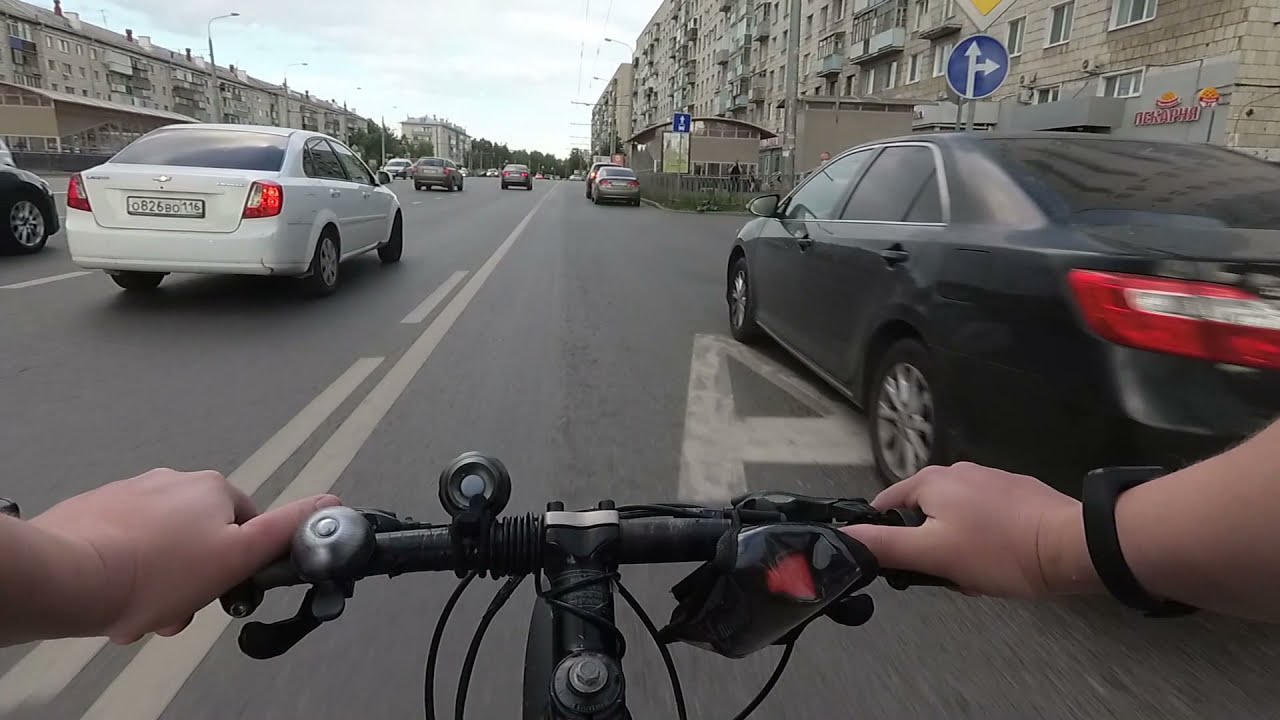 Попал под дождь на электровелике. Забрал запчасти для машины и поехал на дачу. Запись пути.