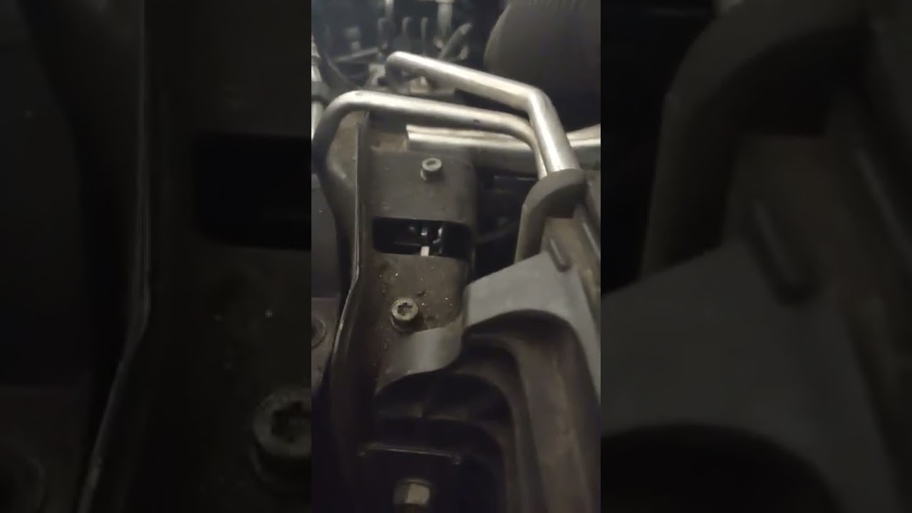 2011 X5 BMW hood won't close. Eazy fix