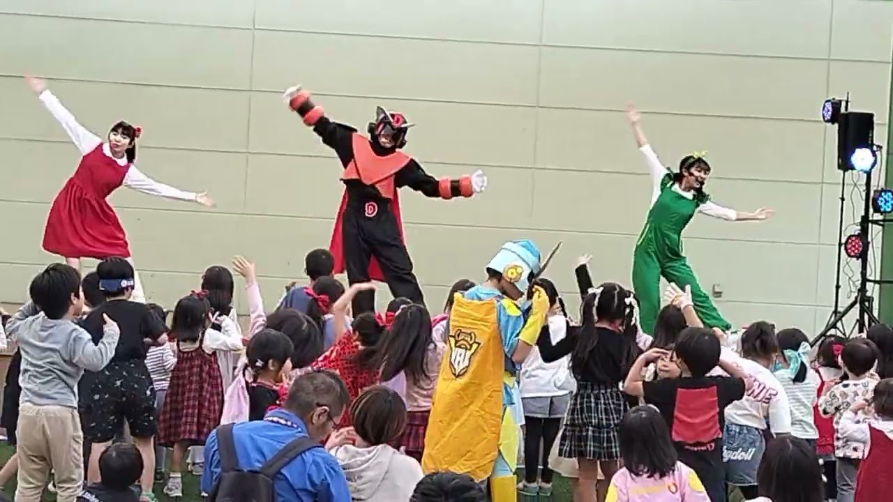 チュバチュバワンダーランド 2024年11月3日(日)2部 キャプテン✩C VS ダスターD→ダスターDのテーマ→キャプテン☆Cエール VS ダスターD