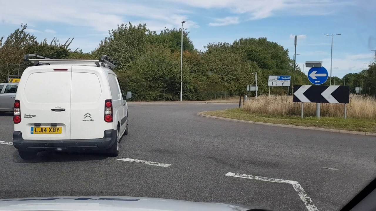 Borehamwood WD6 to Woodfield Lane AL10 5919
