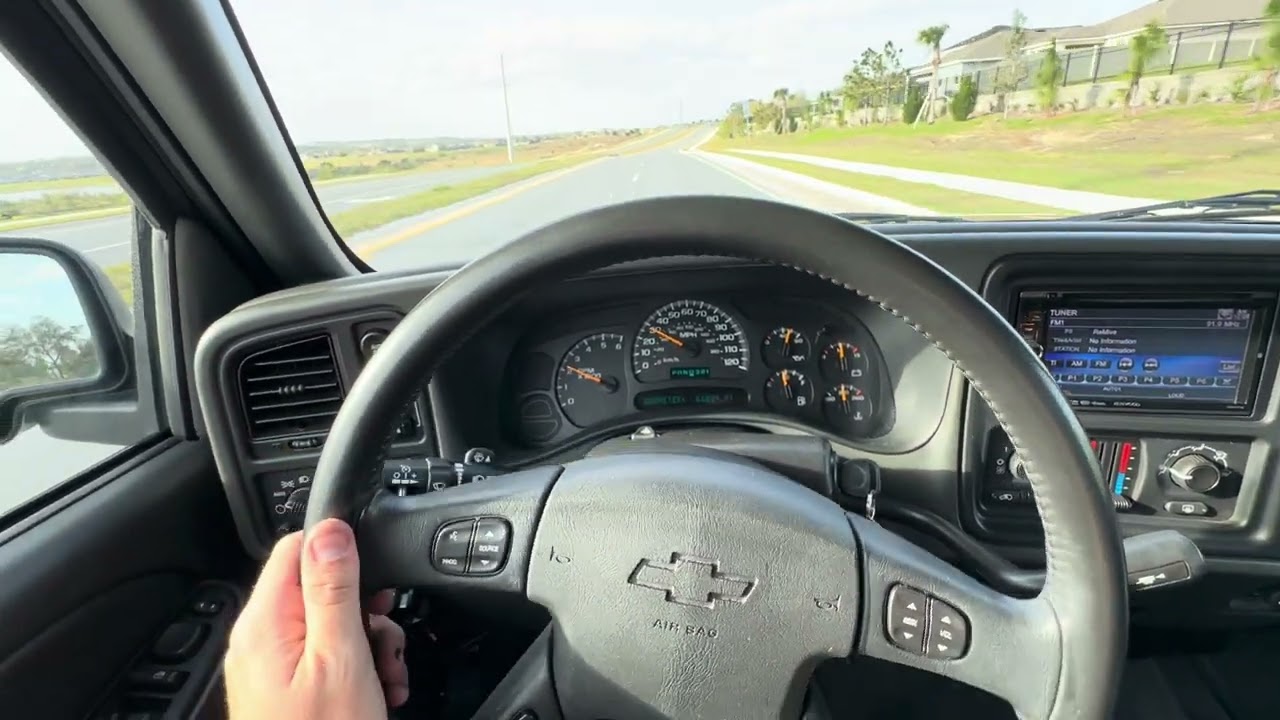 2004 Chevy Avalanche Driving