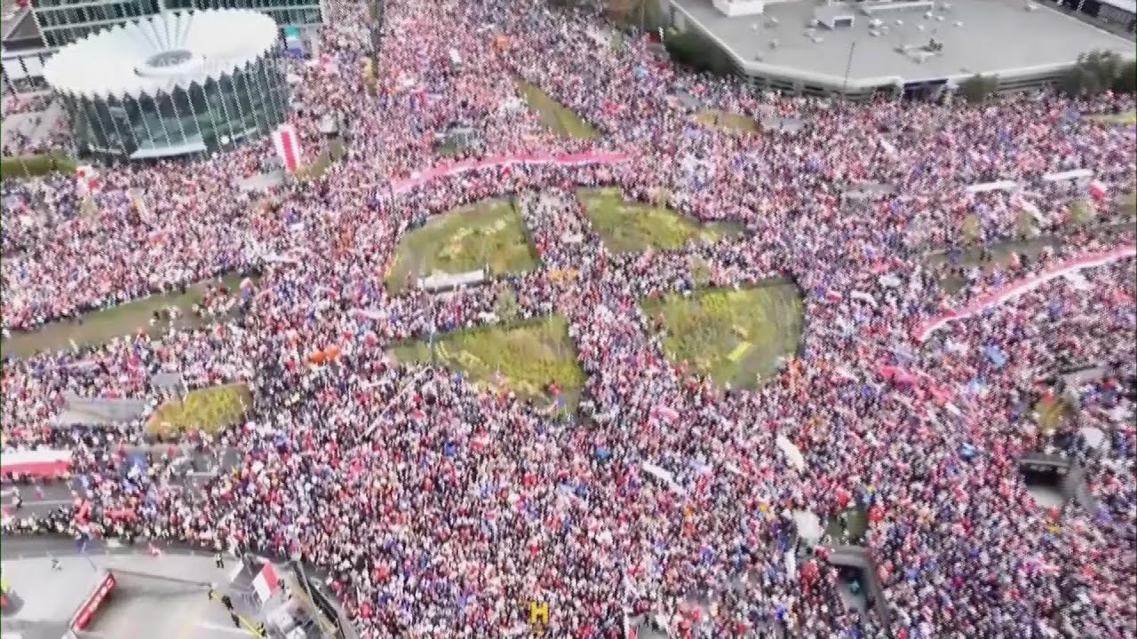 Polish opposition holds huge rally ahead of election