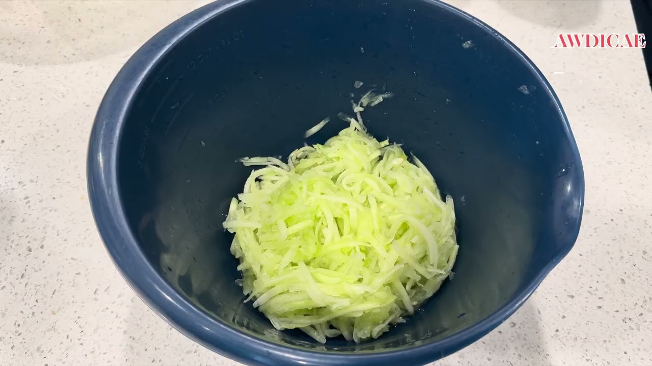 ချဉ်ငံစပ် သခွါးသီးသုပ် ( Sour & Spicy Cucumber Salad) 