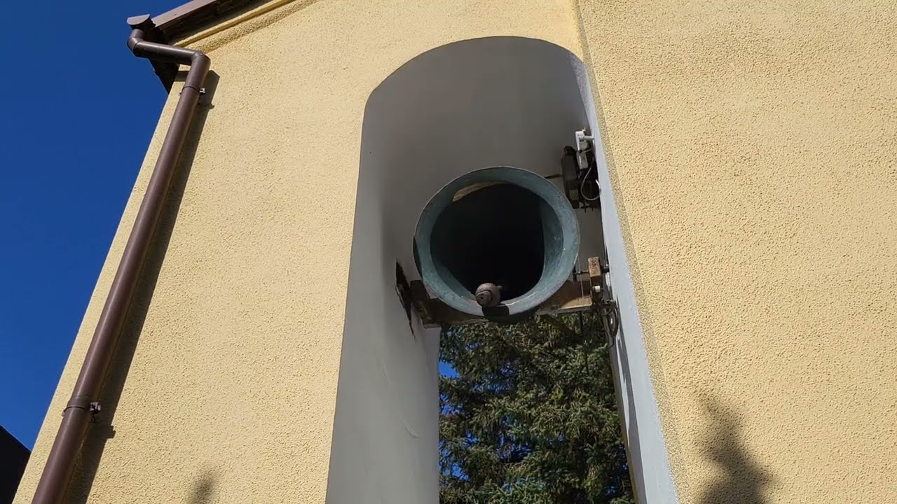 Dzwon kościoła pw. Chrystusa Króla w Niedźwiadzie