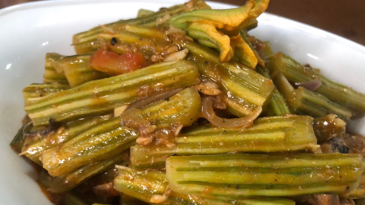 Ginisang Bunga ng malunggay( Moringa pods)