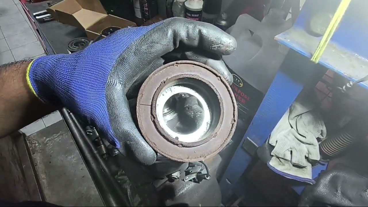 Nissan Almera N17 Replace Magnetic Clutch pulley Assembly