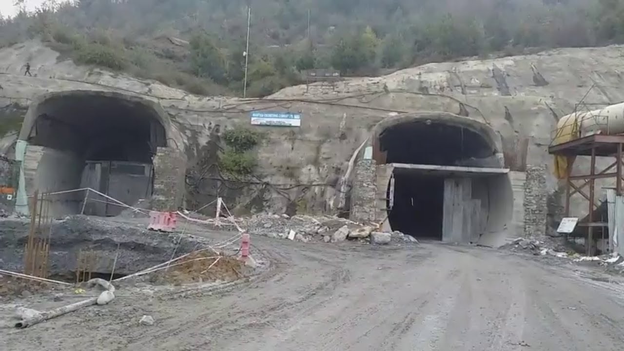 Qazigund-Banihal Tunnel Nowhere Near Completion; Locals, drivers suffer