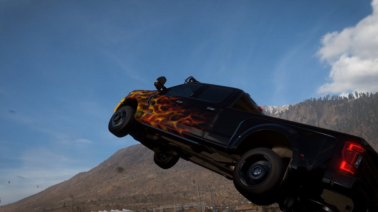 Forza Horizon 5 Sliding an F-450!