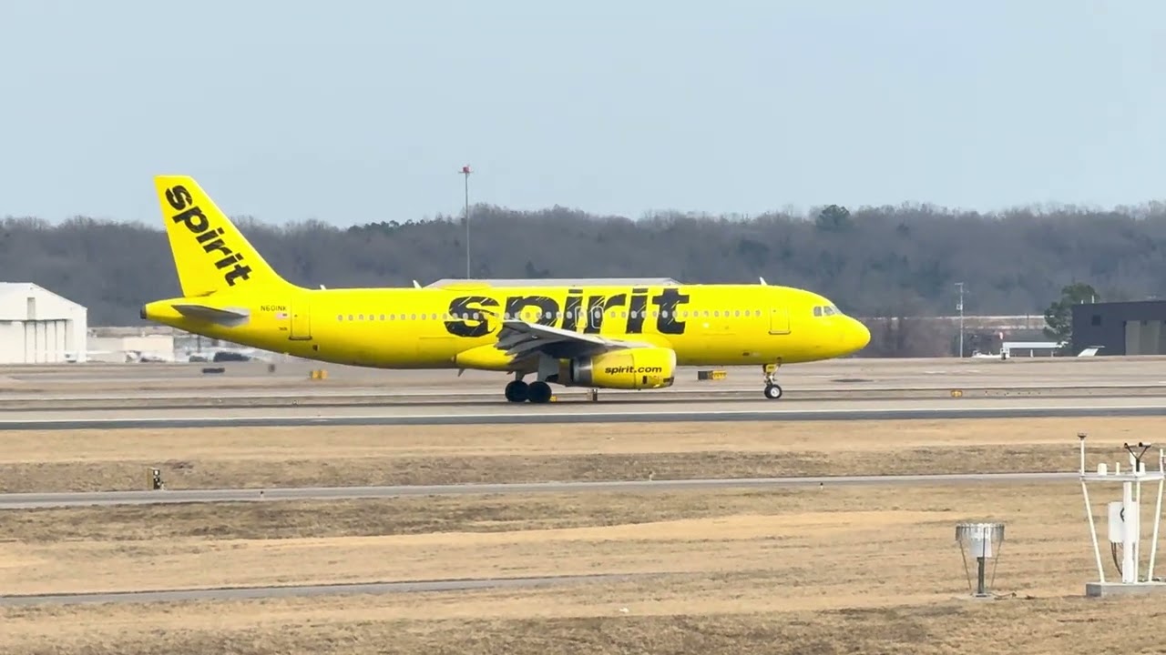 Spirit AIRLINES ARRIVING AT KBNA NASHVILLE 20R