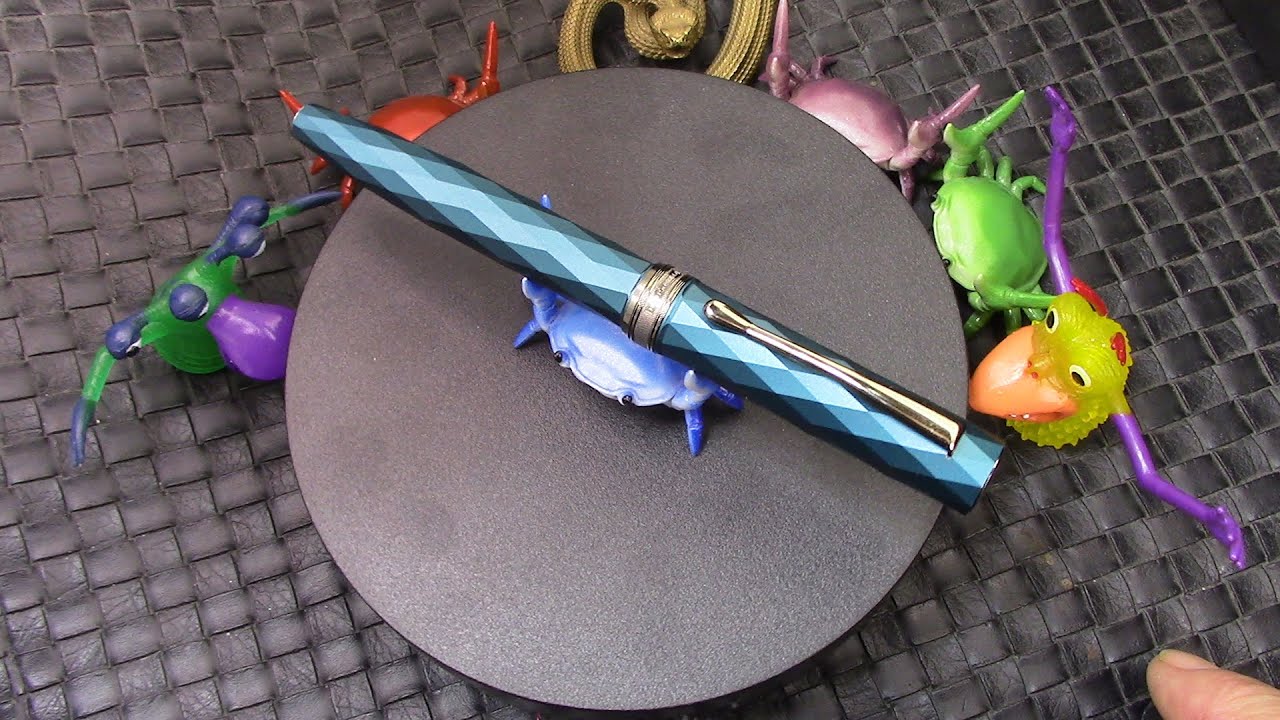 HongDian N11 Blue Rhombus Fountain Pen Review