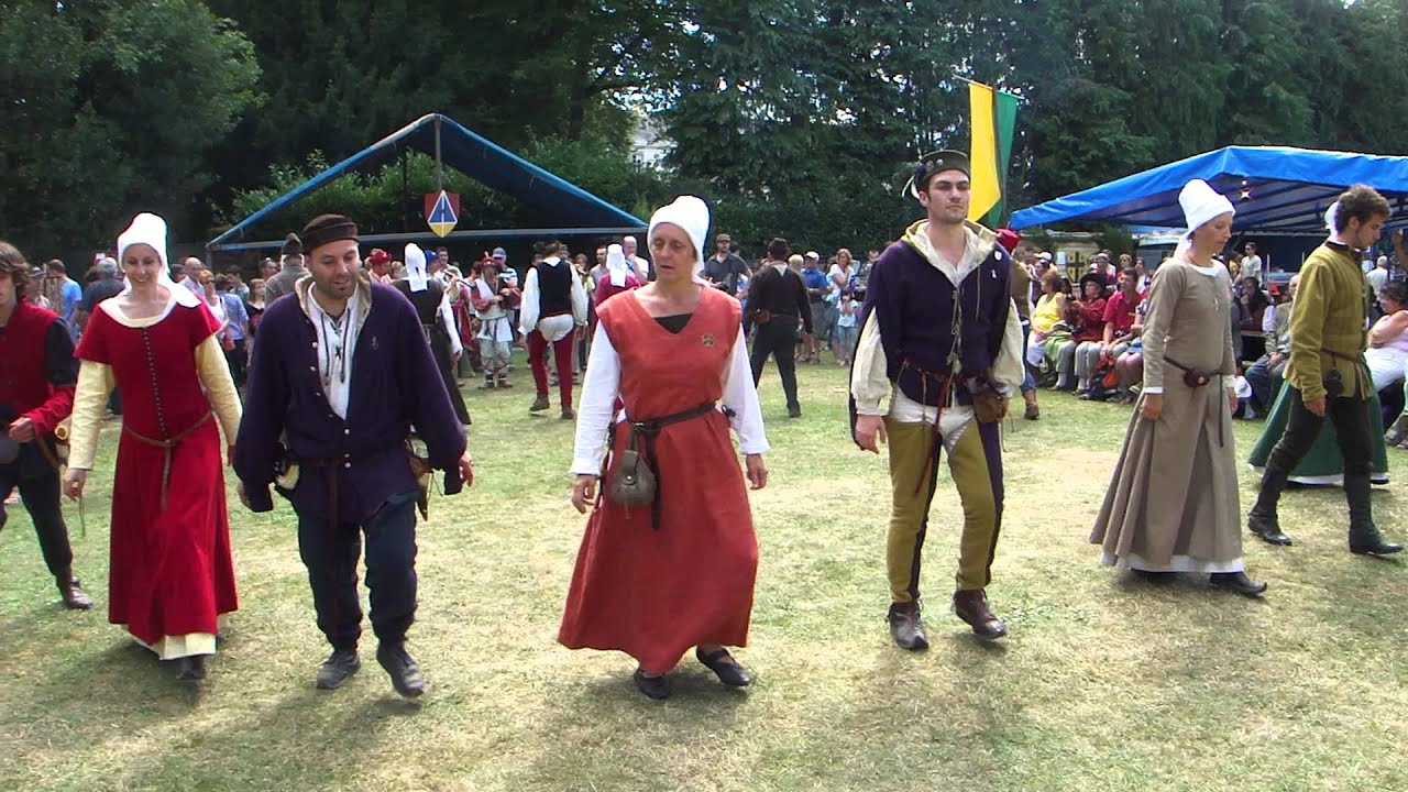 Medieval music and dance at the Grand Fougeray festival