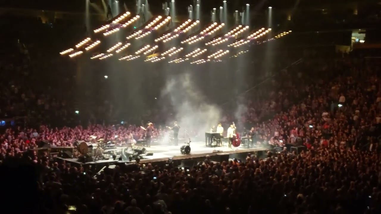 mumford and sons live at pittsburgh ppg paints arena-I will wait