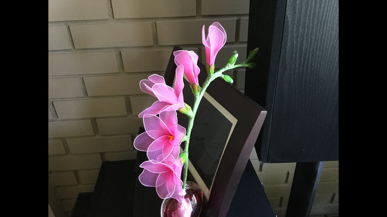 How to make a nylon stocking flowers - freesia
