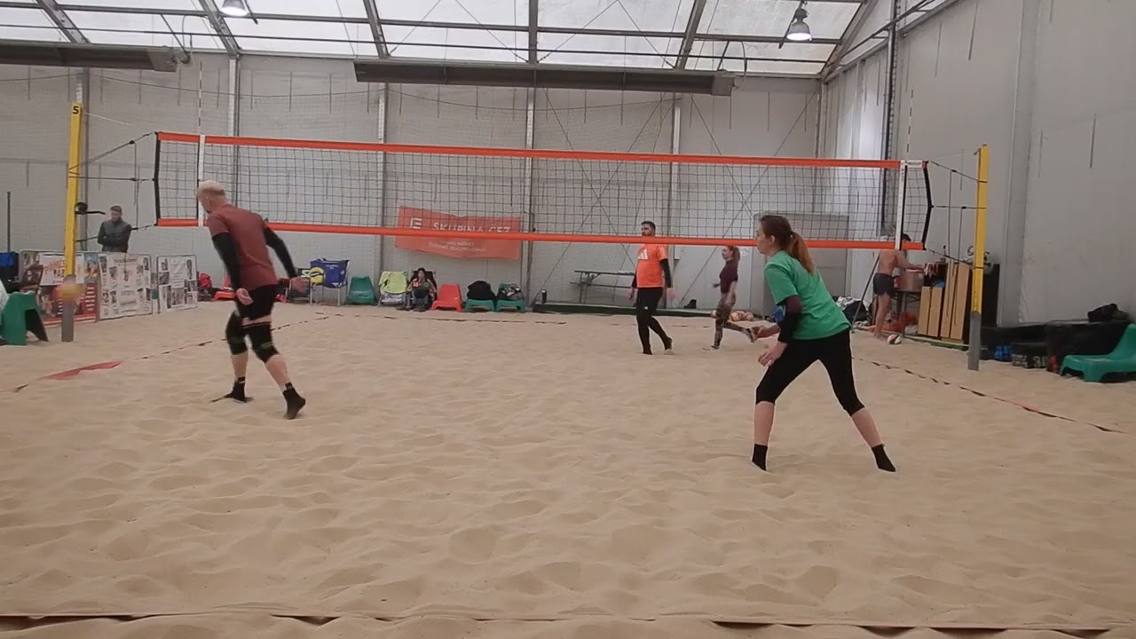 2026-02-21-LiBrA Open Beach Cup 1+1, Vašík-Vojkůvková (blíže)- Dadák-Oršulová 2:0, 1.zápas ELITE